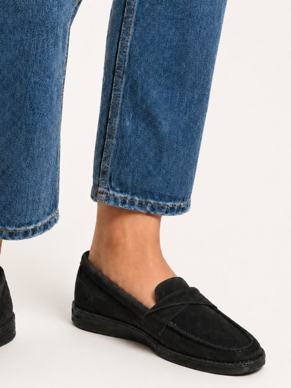NWT Brioso Black Suede Twisted Loafers Women’s Size 9M New Without Box